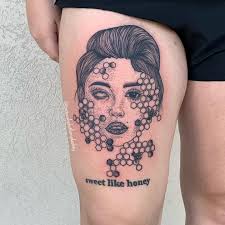 Queen bee for Elyssa! Thanks so much girl! I'd love to do more like this!!!  (Lettering is not my work) . . . #camplejeune #camplejeunenc #campgeiger  #campjohnson #jacksonvillenc #jacksonvillenctattooers #h2ocean  #tattooedcarolina #tattoo #