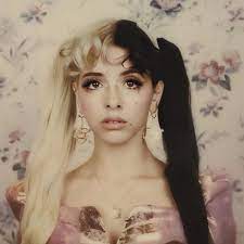 Мелани адель мартинес — американская певица, автор песен и фотограф. 8 Things You Didn T Know About Melanie Martinez Super Stars Bio