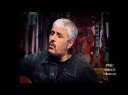 Pino daniele durante un suo concerto a napoli. Pino Daniele Pigro Youtube