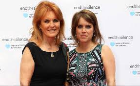 Beatrice and eugenie are the daughters of prince andrew and sarah ferguson, duchess of york. Mae Da Princesa Eugenie A Unica Royal Britanica Com Conta No Insta Sarah Ferguson Chama As Redes Sociais De Esgoto Notas Glamurama