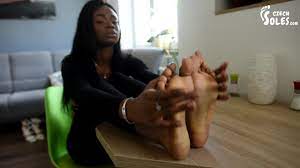 Full Video - Naomis sexy black feet need your attention (foot fetish, ebony  feet,soles) | Pornhub
