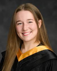 Félicitations à Amy pour son baccalauréat en Sciences de l'Université de  Moncton! --- Congratulations to Amy for her Bachelor of Sciences from  Université de Moncton! . . . . . #graduation #grad #