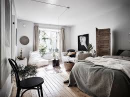 13 Best Minimalist And Simple One Room Apartment Ideas Apartmentdecor Apartmentliving Apartmentideas Small Apartment Bedrooms One Room Flat Apartment Room