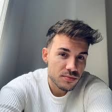 Albert Laro (@albert_laro)