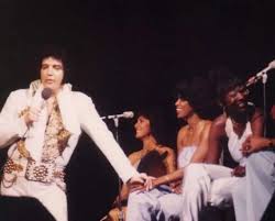 NDA SHATTERED — Paramedic Who Found Elvis Reveals “Someone Else Was in the  Bathroom” Full story: https://hanoipho.site/21092/ Bound by silence for  years, the first responder on the scene has finally broken his