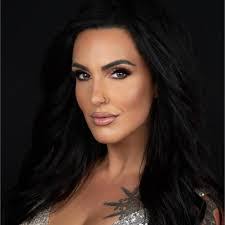 Paige Skelton's Instagram, Twitter & Facebook