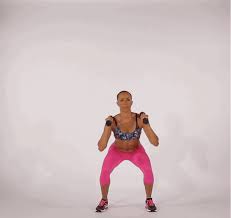Quel exercice pour les pectoraux avec des haltères ? Exercice De Musculation 15 Facons De Bien Soulever Vos Halteres Cosmopolitan Fr