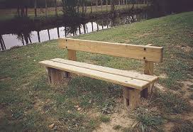 La variante la plus classique d'un banc de jardin en bois! Banc En Bois Jardins Publics