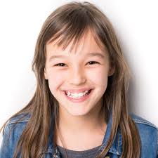 Lola Bailey's Instagram, Twitter & Facebook