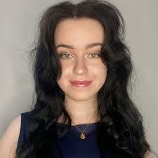 Madeline Pearson's Instagram, Twitter & Facebook