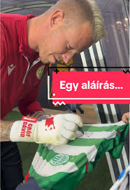 Gróf Dávid dedikálása: Egy Fradista pillanat