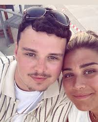 kim Joshi and Tom Humphreys's Wedding Website