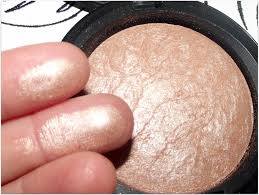 Mac matte eyeshadow in graphology *swatched* rare & discontinued eye shadow. Mac Love Highlighter Beautifythebeast