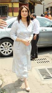 Born 21 september 1980) is an indian actress who appears in hindi films. Kareena Kapoor Khan Looks Glam As She Returns To Work A Month After Giving Birth To Second Child View Pics Latestly