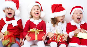 Deja que los niños se sienten frente a cada uno de los objetos. Juegos De Navidad Para Ninos Padres E Hijos