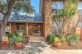 Stay cool in the hot months with central air conditioning and on a chilly texas evening, cozy up in front of the fireplace. Great Northwest Apartments For Rent San Antonio Tx Apartments Com