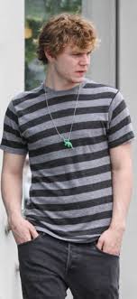 Cool Evan Peters Street Snap Love The Dinosaur Neck Thingy From A Kid Fan Follow Rickysturn Evan Peters Evan Peters Evan Peters American Horror Story Evan
