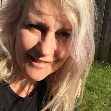 Daantje loves to read and write