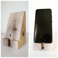 Praktischer Handyhalter Mit Nische Fur Das Ladekabel Diy Electronic Products Presents