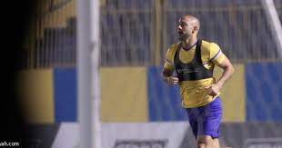 أمرابط يبدأ الركض استعدادا للاتحاد بدأ المغربي نور الدين أمرابط لاعب فريق النصر الأول لكرة القدم يوم الأحد الجري حول الملعب ضمن برنامجه sporty style fashion