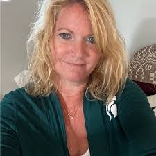 Mandi Mcdaniel's Instagram, Twitter & Facebook