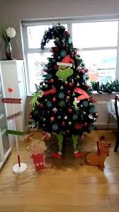 Grinch Christmas Tree Video In 2020 Grinch Christmas Tree Grinch Christmas Decora In 2020 Grinch Christmas Tree Christmas Tree Themes Grinch Christmas Decorations
