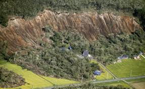 Gempa sering terjadi di jepang, karena jepang berada di area yang disebut cincin api pacific, wilayah dilalui oleh lempengan api bawah permukaan bumi. Jebi Berlalu Di Jepang Berganti Gempa 6 7 Sr