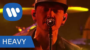 Chester şi chitaristul linkin park brad delson au interpretat melodia 'hallelujah' a lui leonard cohen la înmormântarea lui cornell. Doliu In Lumea Muzicii Rock Chester Bennington Solistul Trupei Linkin Park S A Sinucis Q Magazine