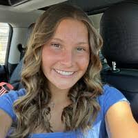 Yolanda Renner's Instagram, Twitter & Facebook