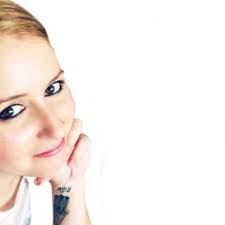 Brandy Beaver's Instagram, Twitter & Facebook