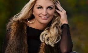 Nancy Mazurek's Instagram, Twitter & Facebook