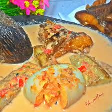 Mangut merupakan sajian berkuah santan dengan bahan utama ikan dengan sensasi rasa gurih, sedikit asam dan pedas. Terong Bakar Telur Penyet Kuah Santan Mary Memasak
