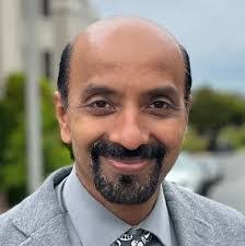 Lisa Dana's Instagram, Twitter & Facebook