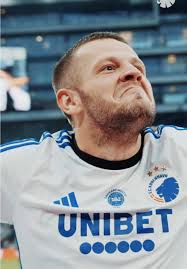 Thank you for everything, Denis 🦁🇸🇰 🏟️ 200 matches 🚀 10 goals 🗓️  10/09 2017 debut 🤍💙. #fcklive