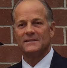 Hi everyone, I am hoping to move to fort lauderdale sometime this year.  Preferably mid to late summer. I am 25 years old and looking for something  not crazy expensive but in