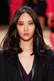 These hairstyles for fat faces help trim down and balance out your face structure and give you the best looks. Medium Hairstyles Female Round Face Novocom Top