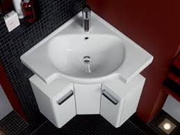 Zusatzlichen Stauraum Schafft Der Renova Nr 1 Comprimo Eck Waschtisch Mit Unterschr Eckwaschbecken Kleines Bad Waschbecken Modernes Kleines Badezimmerdesign