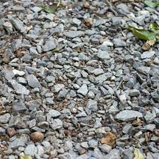 How To Keep Driveway Gravel From Shuffling Ehow Gravel Driveway Best Gravel For Driveway Stone Driveway