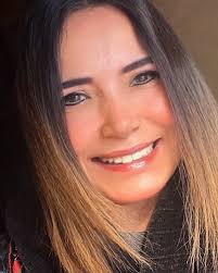 Buenos días. Abrazitos cálidos y necesarios 🤗🥰🧡💐