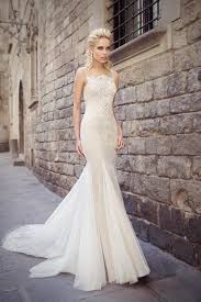 In western cultures, the wedding dress is most commonly white, which fashion was made popular by queen. Fishtail Style Wedding Dress Photo And Description
