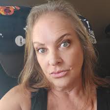 What's the difference between raised garden beds and ground planting?