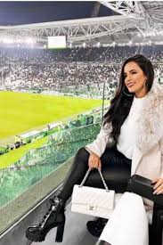 Modelul nathalia felix este iubita lui douglas costa, fotbalistul lui juventus. Nova Musa Do Juventus Nathalia Felix Namorada De Douglas Costa Ganha Fas Italianos E Marcacao Cerrada Do Atacante Retratos Da Bola Extra Online