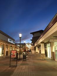 The san francisco premium outlets is located approximately 40 miles from downtown san francisco in the beautiful wine country of livermore valley. San Francisco Premium Outlets Premium Outlets Small Shopping Mall Outlets