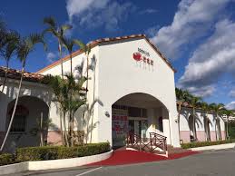 名護店 - カラオケハウスとまと