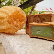 Hatay antakya'daki yerel üreticiden temin edilen defne yağı kullanılarak özel tekniklerle üretilmiş defne sabunumuz cildi yumuşatması ve saç köklerini. Anatolia Soap Halep Sabunu Fiyati Taksit Secenekleri