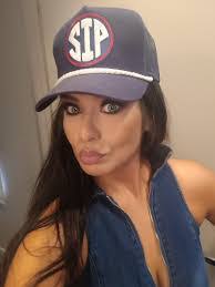 Leeann Herring's Instagram, Twitter & Facebook