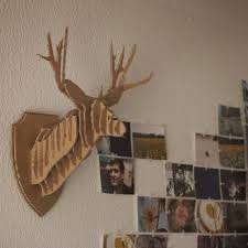 Tempat untuk mengecas baterai ponsel. 9 Rekomendasi Hiasan Dinding Dari Kardus Ini Dapat Membuat Ruanganmu Tampil Berbeda