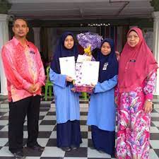 Kraf dari kitar semula untuk sekolah boleh dibuat dengan cepat, dan mereka akan asal, kerana terdapat banyak jenis bahan, seperti Pelajar Smkpz Johan Pertandingan Rekacipta Bahan Kitar Semula