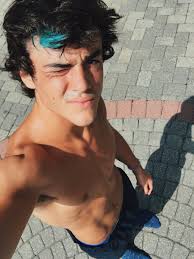 leslie marrero (@dailyclayton15)