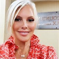 Kimberley Kline's Instagram, Twitter & Facebook